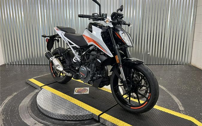 2022 KTM 390 Duke