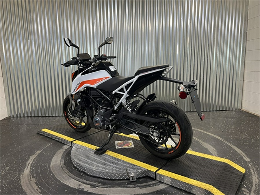 2022 KTM 390 Duke