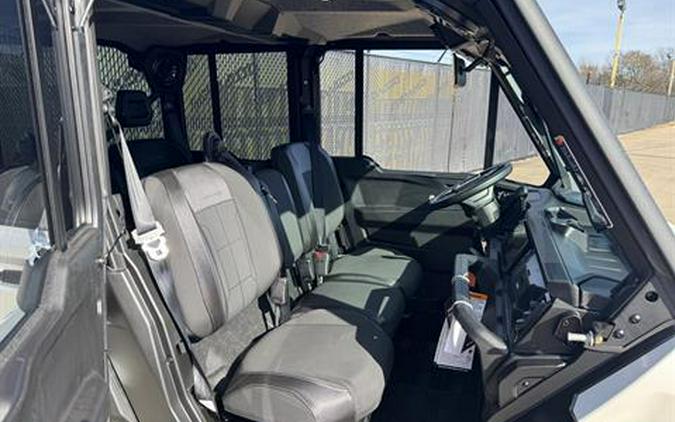 2026 Can-Am Defender MAX Limited HD11