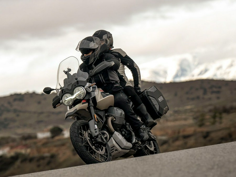 2025 Moto Guzzi V85 TT Travel