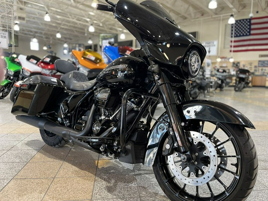 2018 Harley-Davidson FLHXS - Street Glide Special