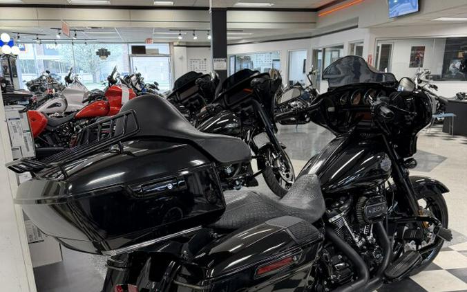 2022 Harley-Davidson® Street Glide® Special Vivid Black - Black Finish
