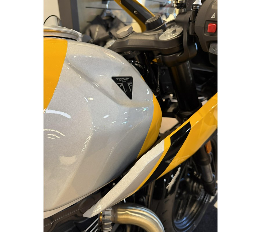 2026 Triumph Thruxton 400