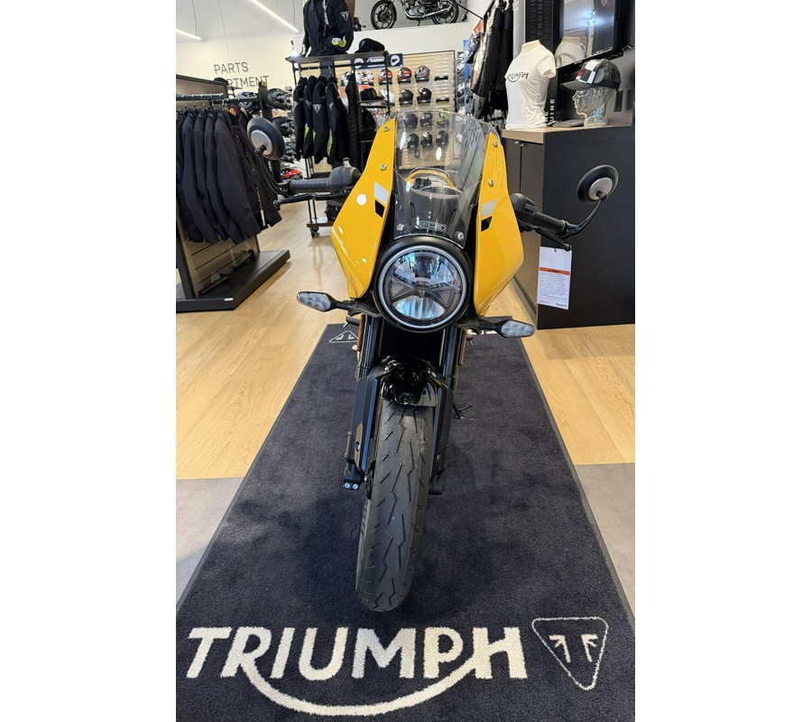 2026 Triumph Thruxton 400