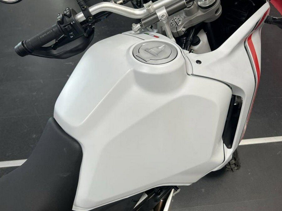 2023 Ducati DesertX Star White Silk