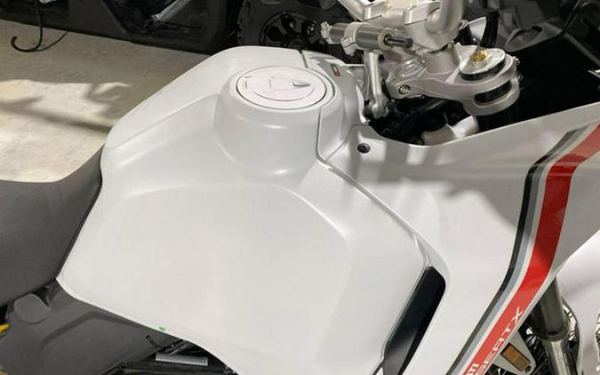 2023 Ducati DesertX Star White Silk