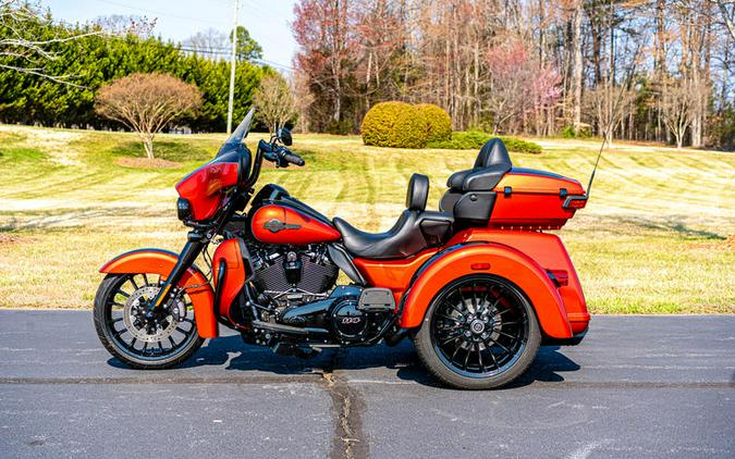 2025 Harley-Davidson® FLHTCUTG - Tri Glide® Ultra