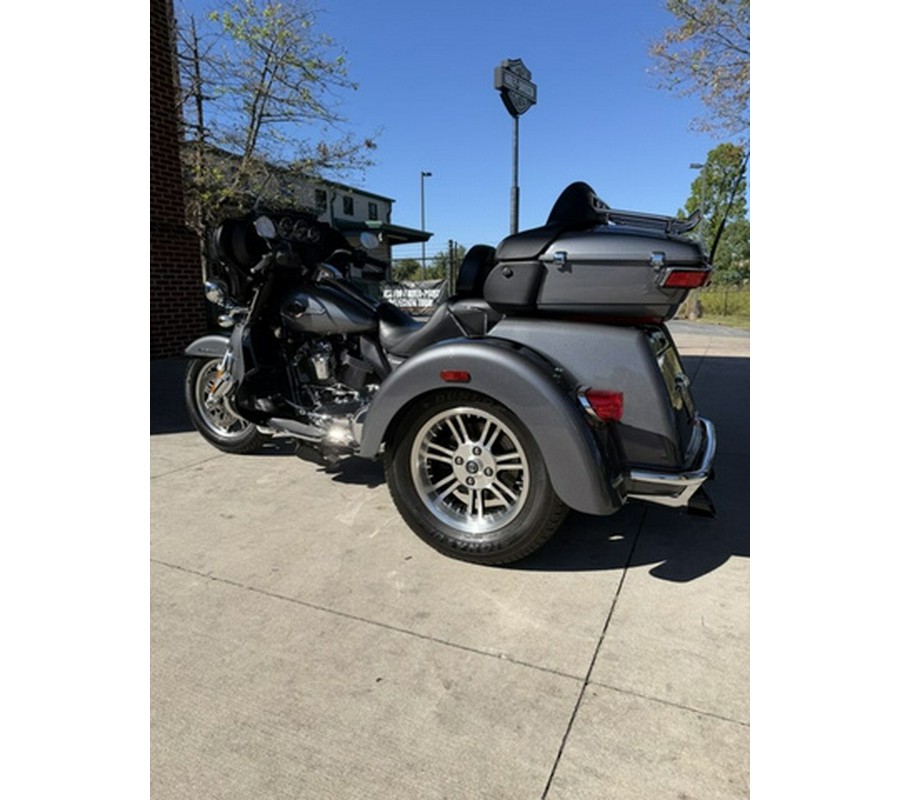 2022 Harley-Davidson Trike FLHTCUTG - Tri Glide Ultra