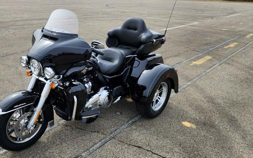 2024 Harley-Davidson® Tri Glide® Ultra FLHTCUTG