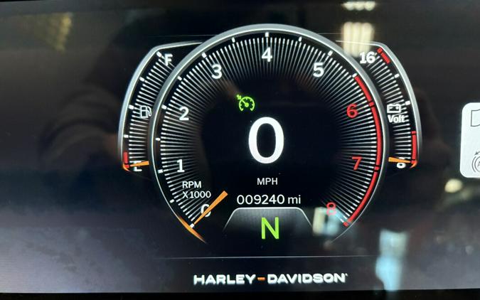 2024 Harley-Davidson® Street Glide® White Onyx Pearl