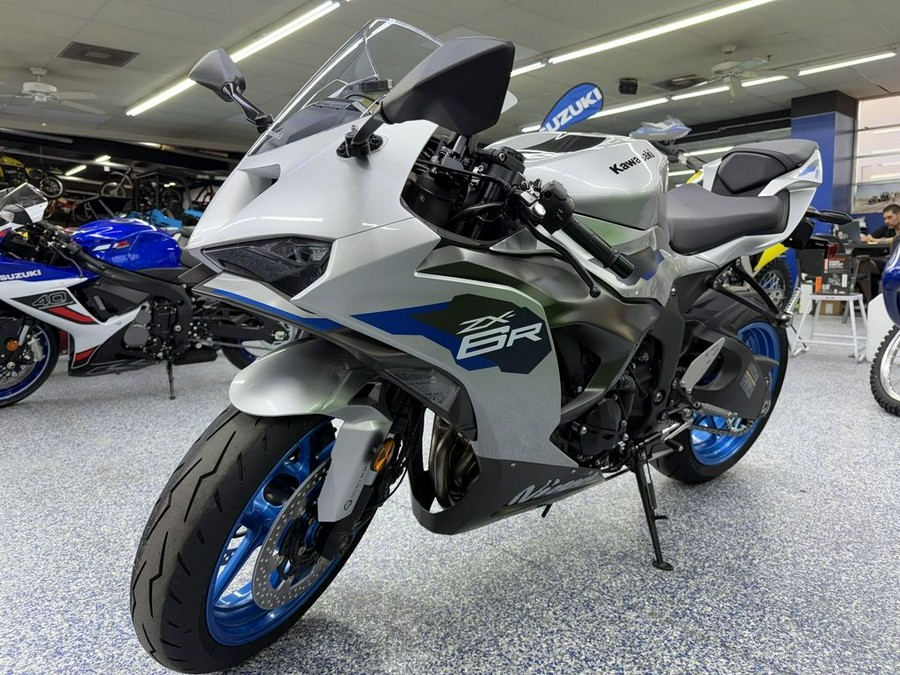 2027 Kawasaki Ninja® ZX™-6R ABS