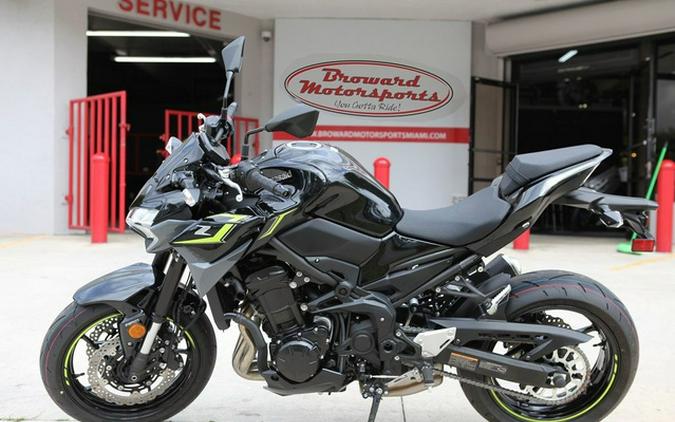 2024 Kawasaki Z900 ABS Metallic Spark Black/Metallic Matte Dark