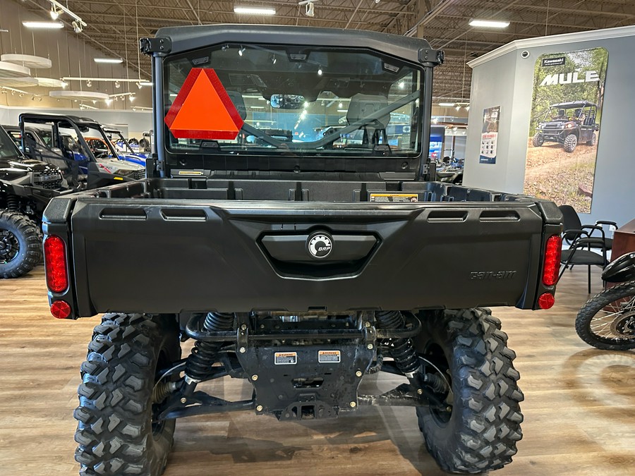 2023 Can-Am™ Defender Limited HD10