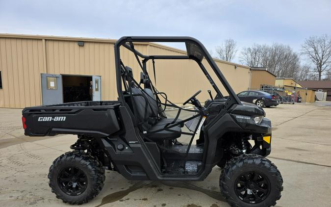 2025 Can-Am Defender DPS HD10