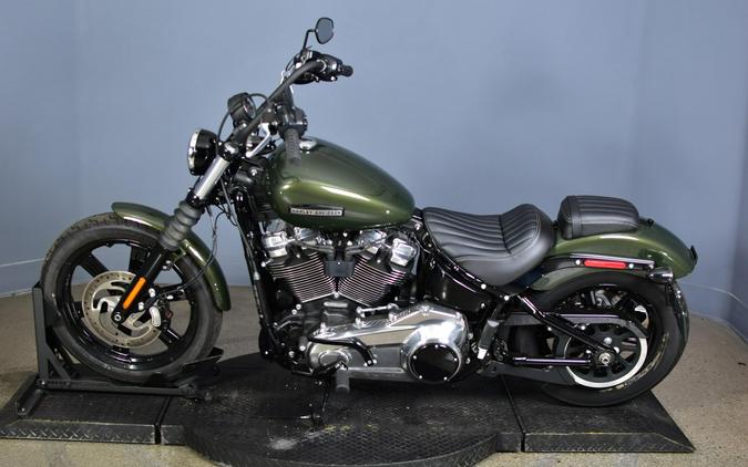 2026 Harley-Davidson Street Bob Olive Steel Metallic Chrome Laced Wheels