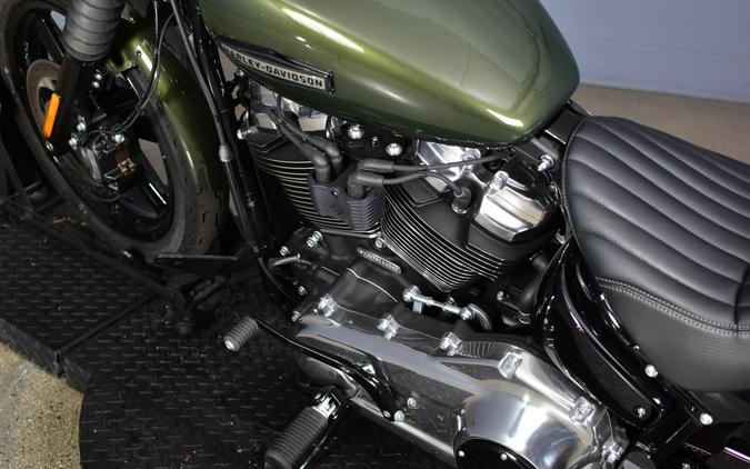 2026 Harley-Davidson Street Bob Olive Steel Metallic Chrome Laced Wheels