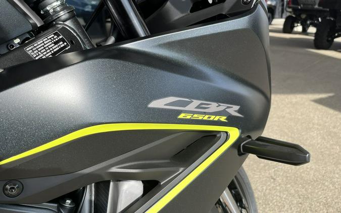 2026 Honda® CBR650R E-Clutch