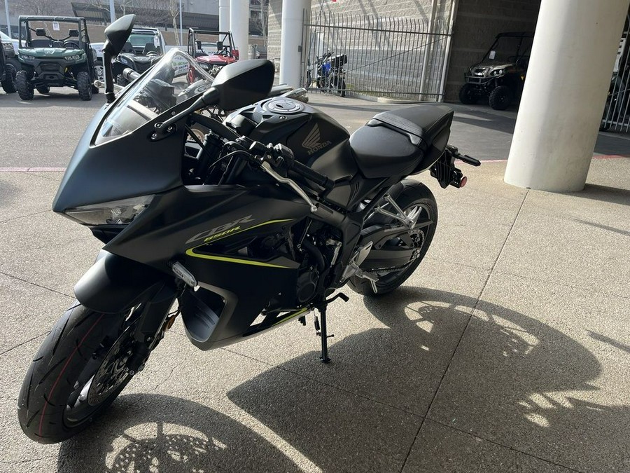 2026 Honda® CBR650R E-Clutch