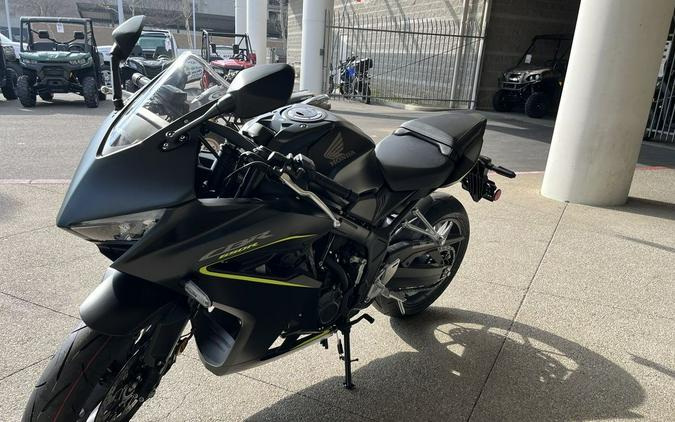 2026 Honda® CBR650R E-Clutch