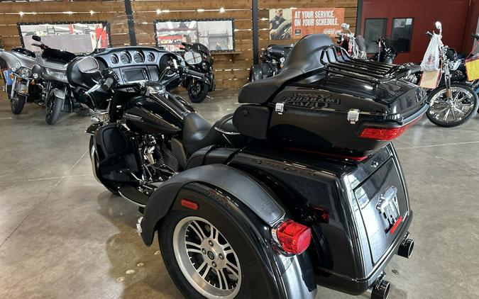 2018 Harley-Davidson® Tri Glide® Ultra FLHTCUTG