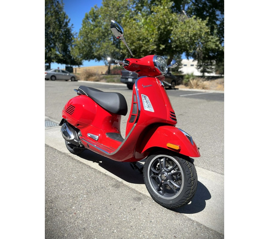 2024 Vespa GTS 300