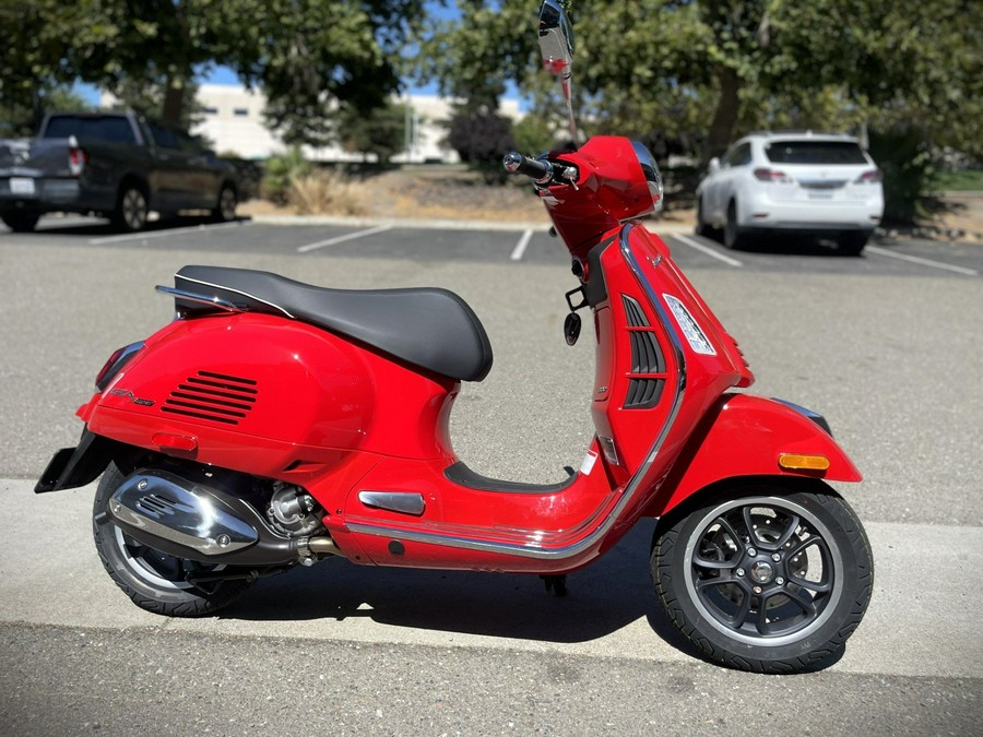 2024 Vespa GTS 300