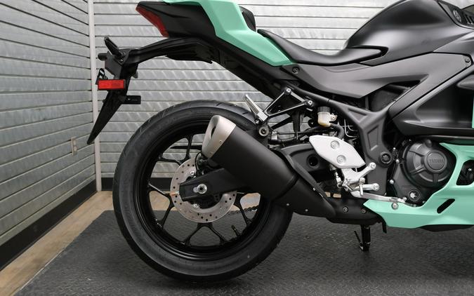 2026 YAMAHA YZFR3 ABS