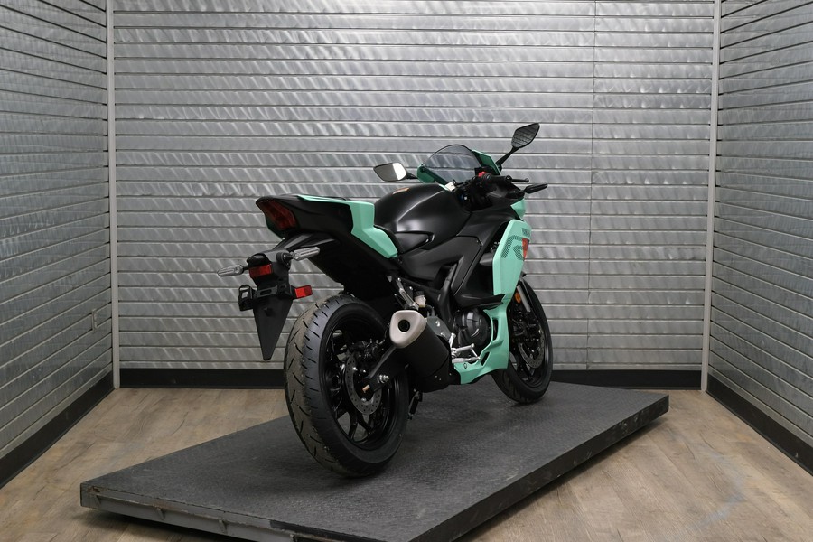 2026 YAMAHA YZFR3 ABS