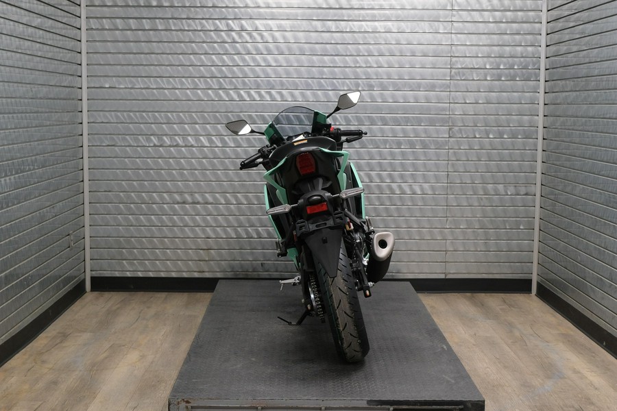 2026 YAMAHA YZFR3 ABS