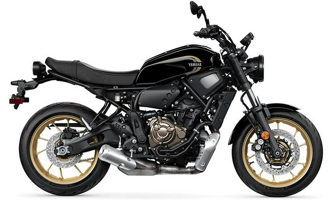 2022 Yamaha XSR700 Review [A Dozen Retro Fast Facts]