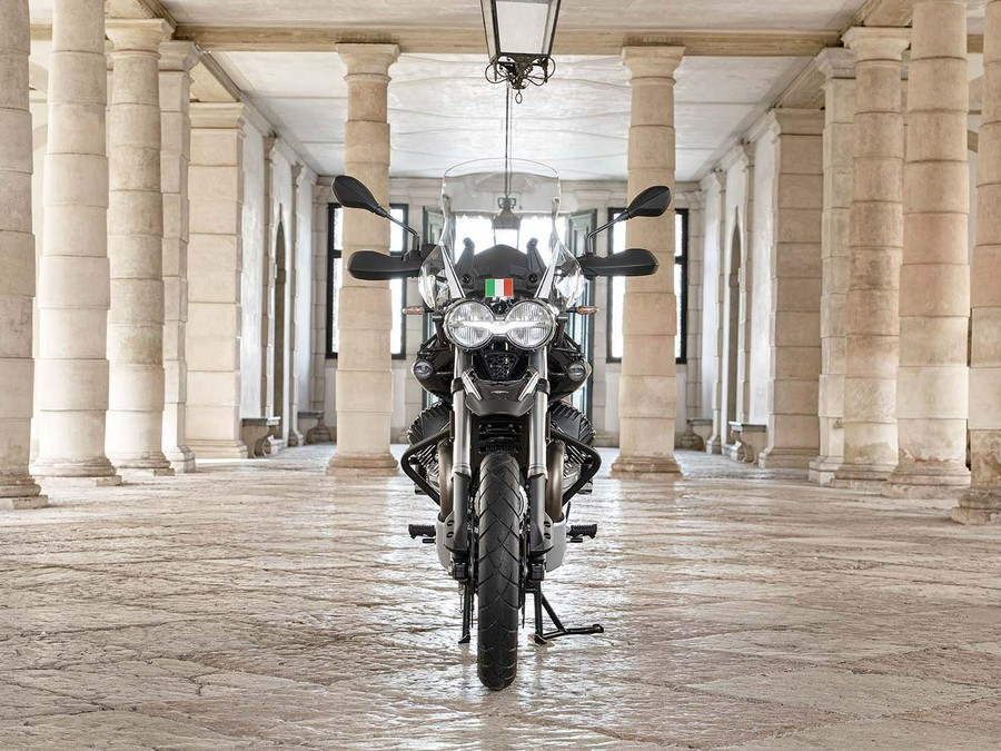 2023 Moto Guzzi V85 TT Guardia D’onore