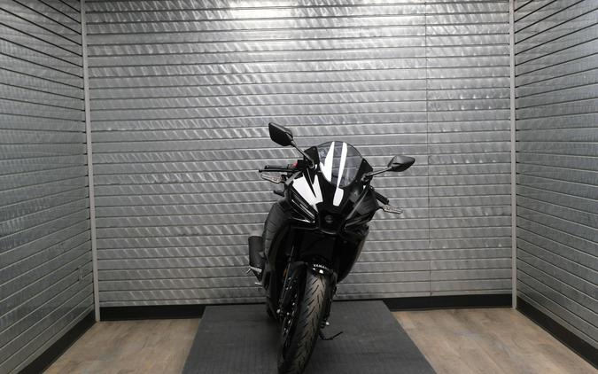 2026 YAMAHA YZFR3 ABS