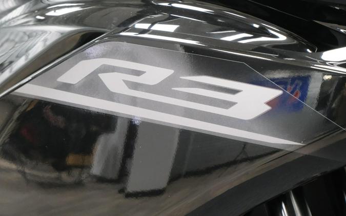 2026 YAMAHA YZFR3 ABS