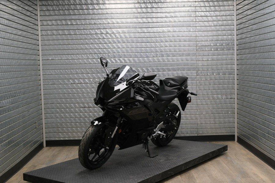 2026 YAMAHA YZFR3 ABS