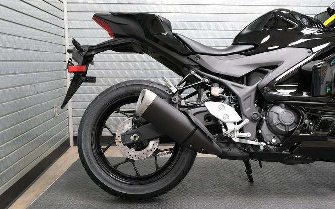 2026 YAMAHA YZFR3 ABS