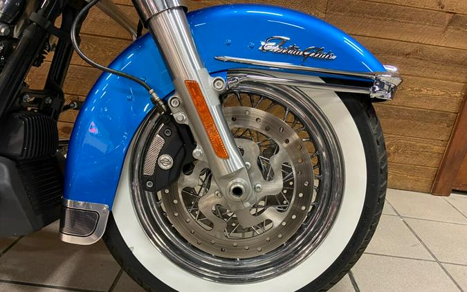 2021 Harley-Davidson Electra Glide Revival™ Hi-Fi Blue/Birch White FLH