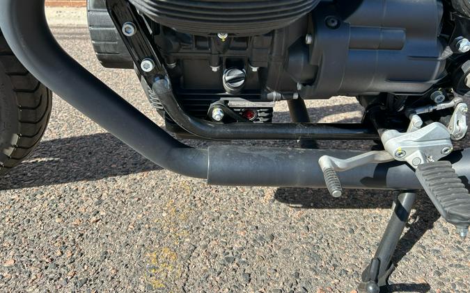 2022 Moto Guzzi V7 Stone