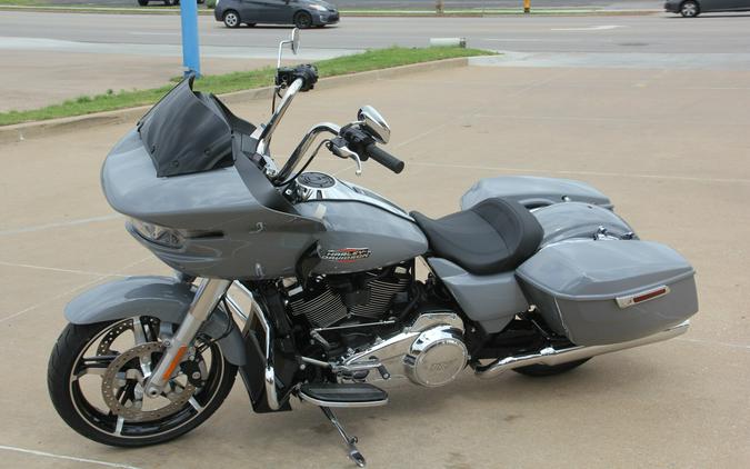 2026 Harley-Davidson Road Glide Solo Model