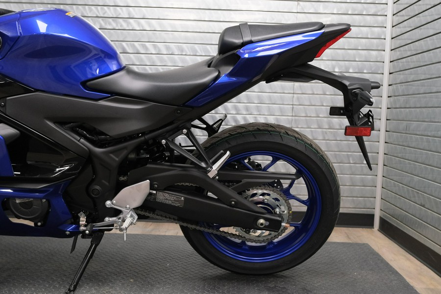 2026 YAMAHA YZFR3 ABS