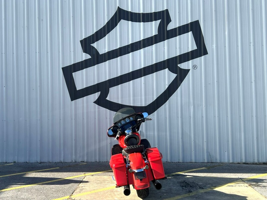 2017 Harley-Davidson® Street Glide® Special Custom Colour Laguna Orange