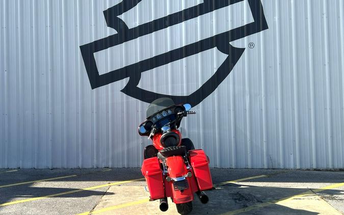 2017 Harley-Davidson® Street Glide® Special Custom Colour Laguna Orange