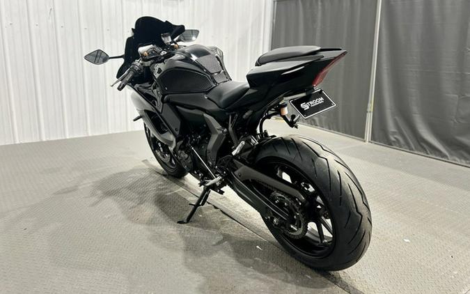 2025 Yamaha YZF-R7 R7