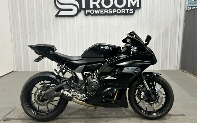 2025 Yamaha YZF-R7 R7