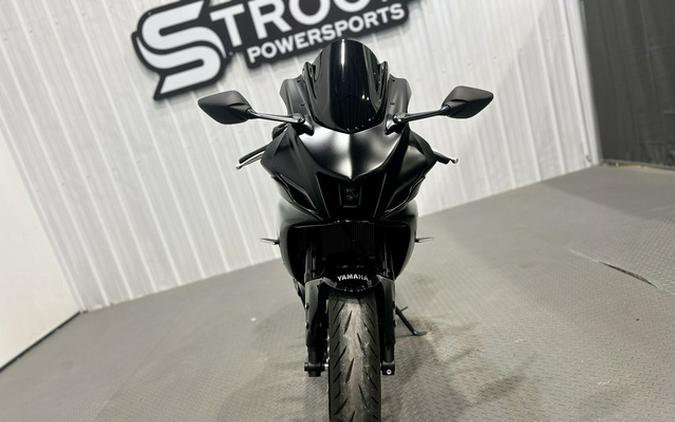 2025 Yamaha YZF-R7 R7