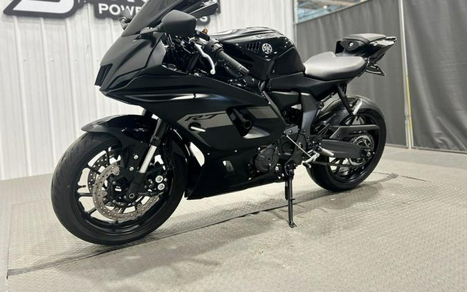2025 Yamaha YZF-R7 R7