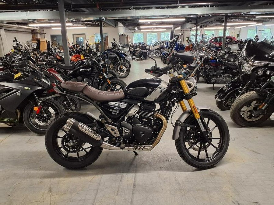 2025 Triumph Scrambler 400 X Carnival Red / Phantom Black