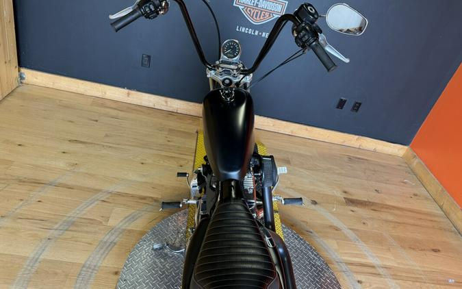 XL 1200V 2016 Seventy-Two®