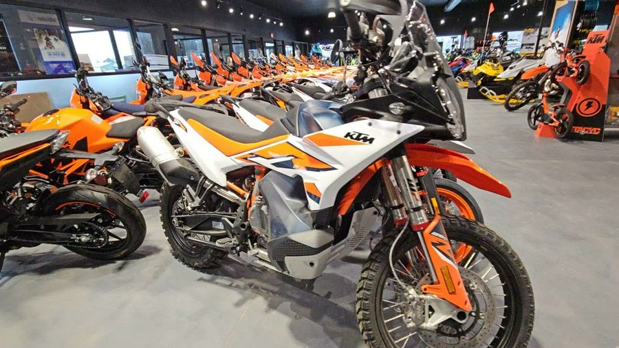 2023 KTM 890 Adventure R