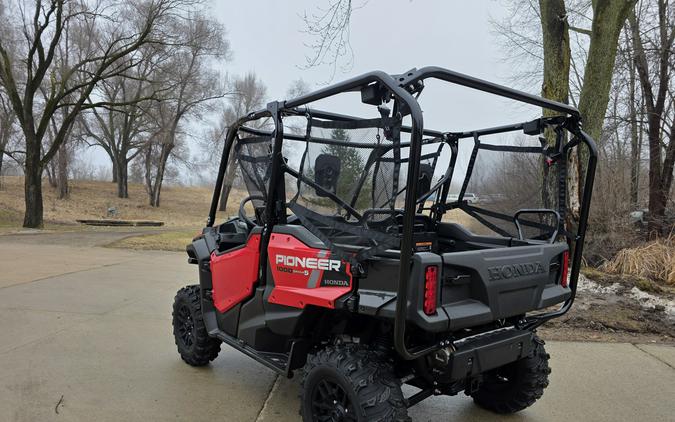 2025 Honda Pioneer 1000-5 Deluxe
