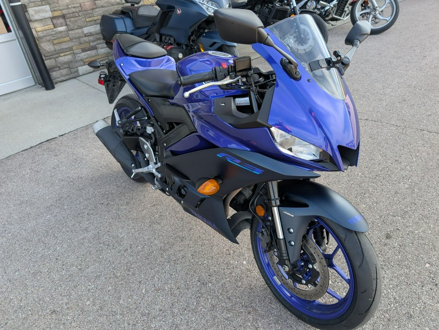 2023 Yamaha YZF-R3 ABS